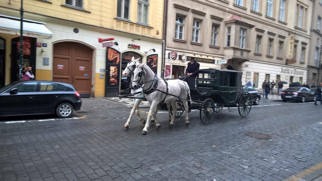 The Old Town'S Apartment Praag Buitenkant foto